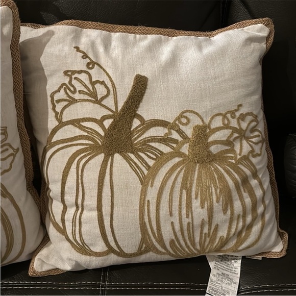 Pumpkin pillows - Picture 4 of 4